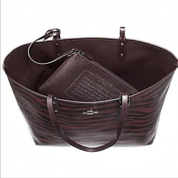 COACH tiger stripe reversible tote with pouch, wallet and wristlet set - Picture 5 of 15